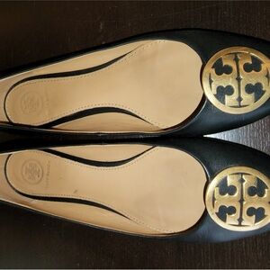 Tory Burch Black and Gold Women's Flats